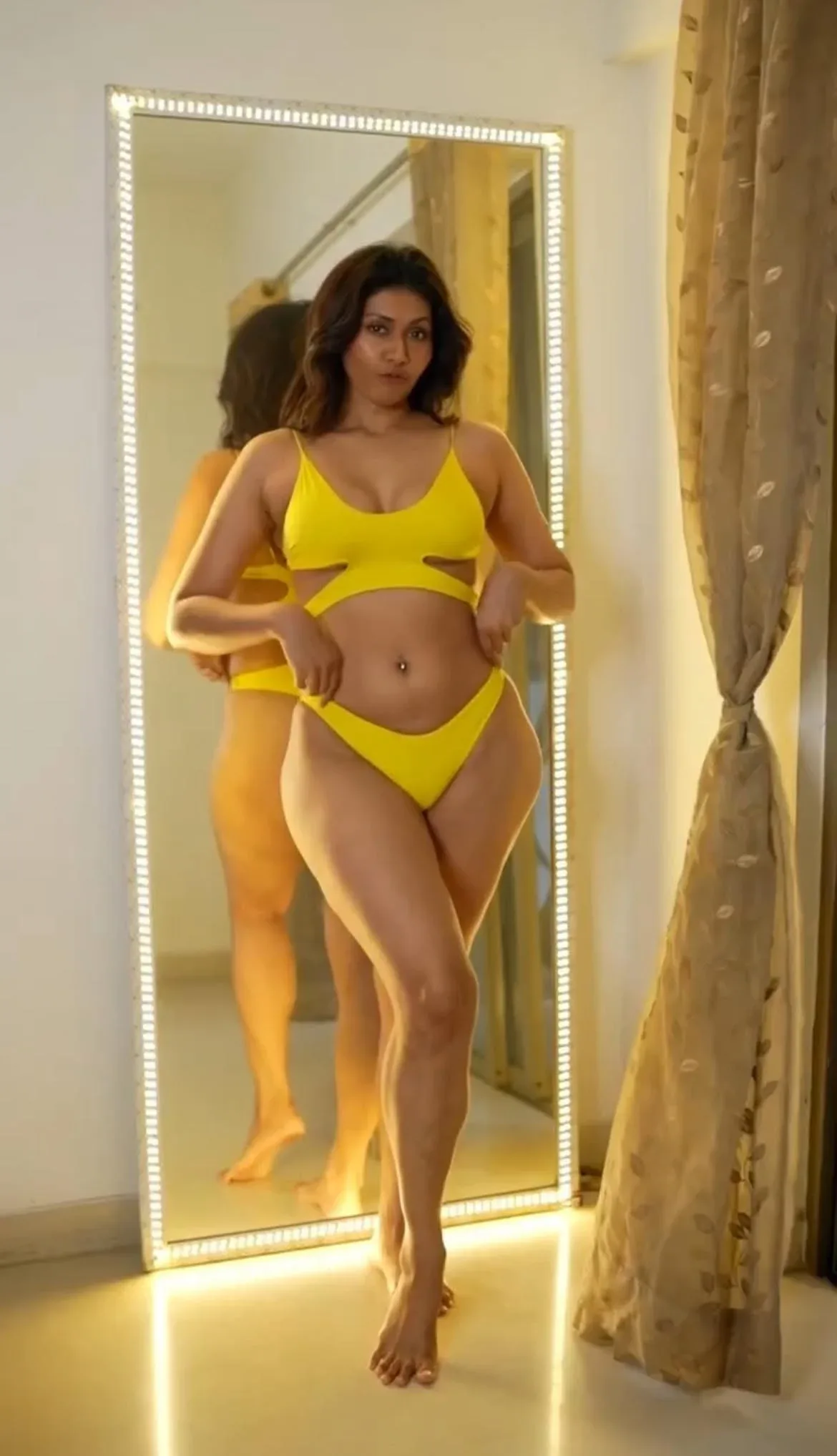Shruti Iyer photo 2 — Brown, Slim
