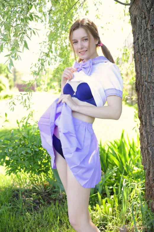 Sienna (MetArt) photo 2 — Auburn, Slim