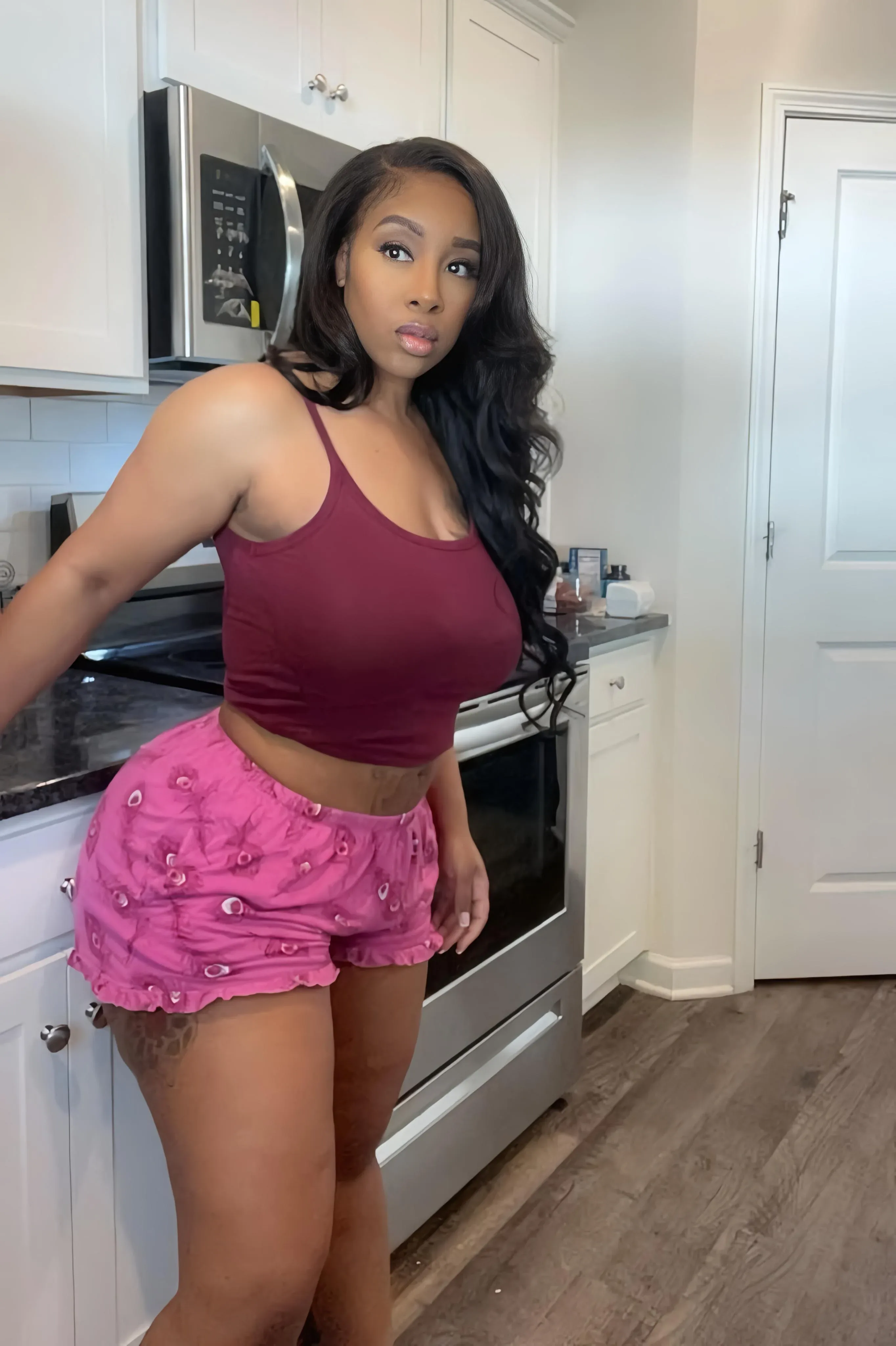 Simone Moore photo 9 — Chubby, Brown