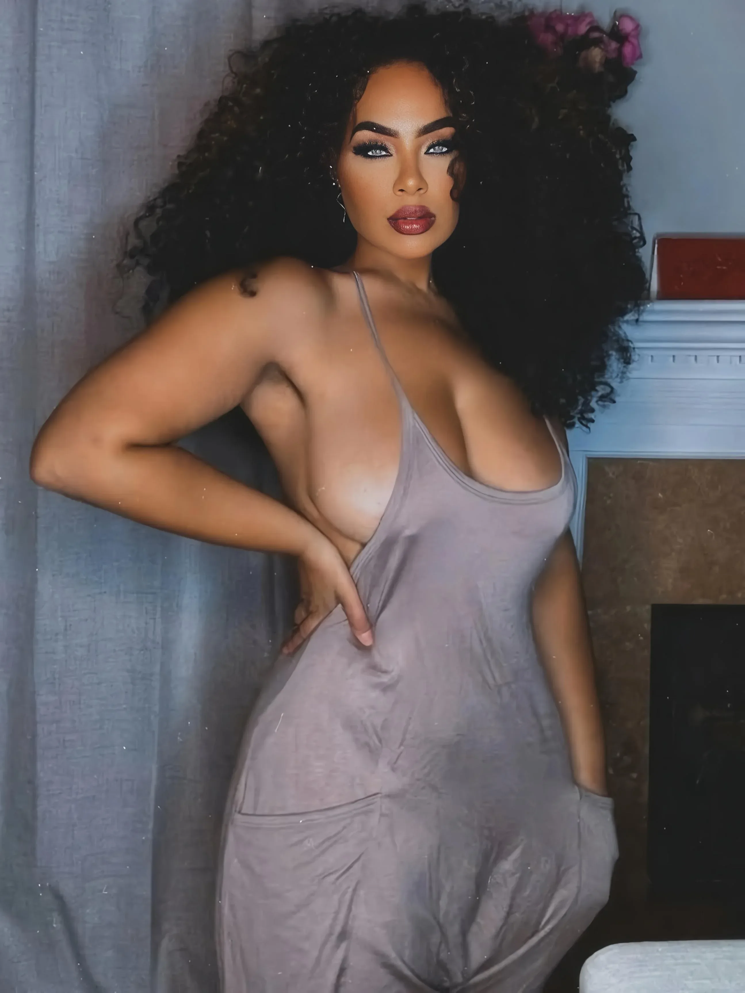 Sirena Morris — Artist, Model, Photographer, Podcaster, Writer, American