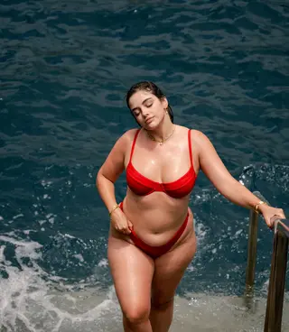 Sixtine Rouyre photo 8 — Brown, Chubby