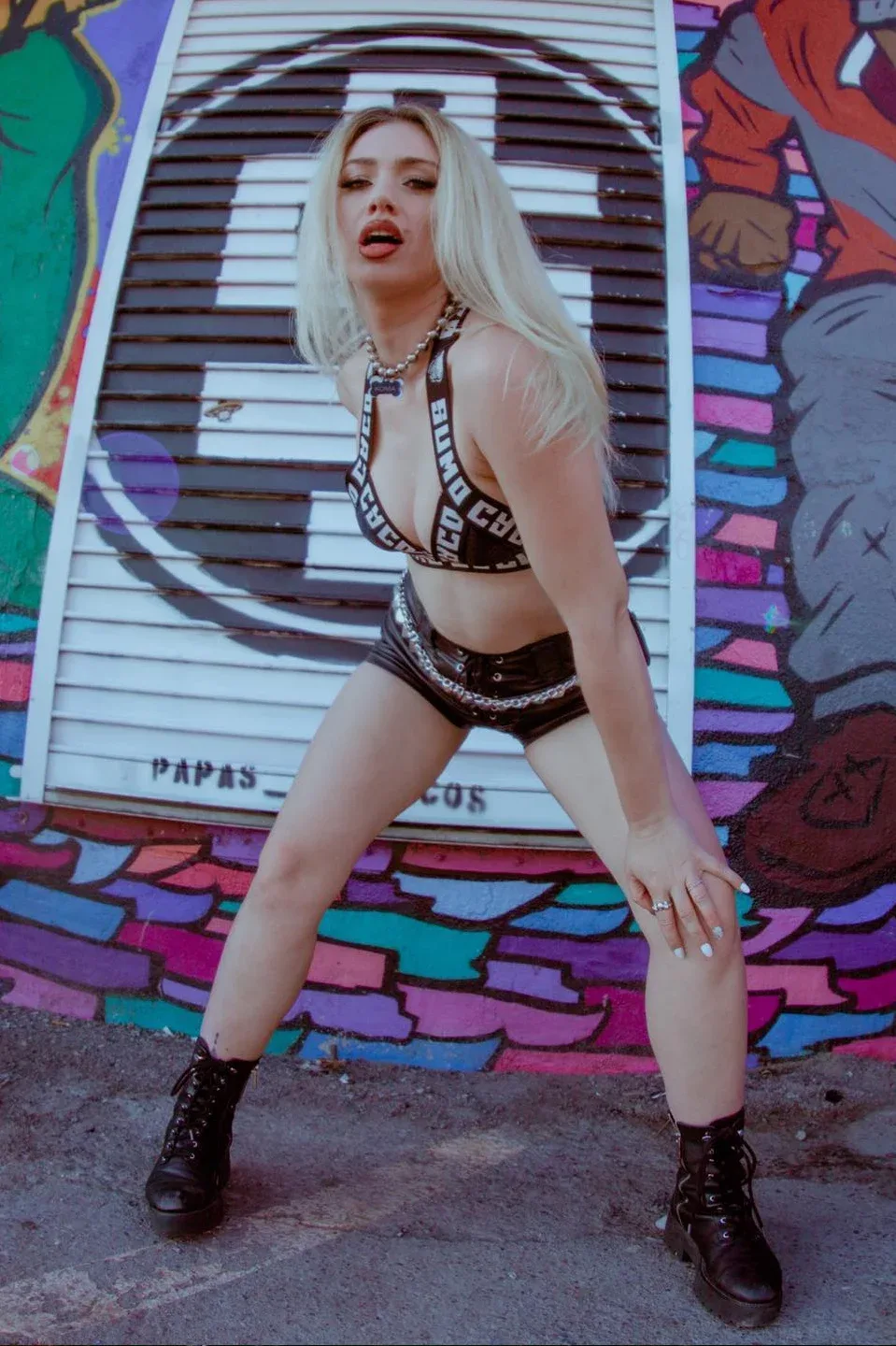 Skye Sweetnam photo 1 — Canadian, Brown