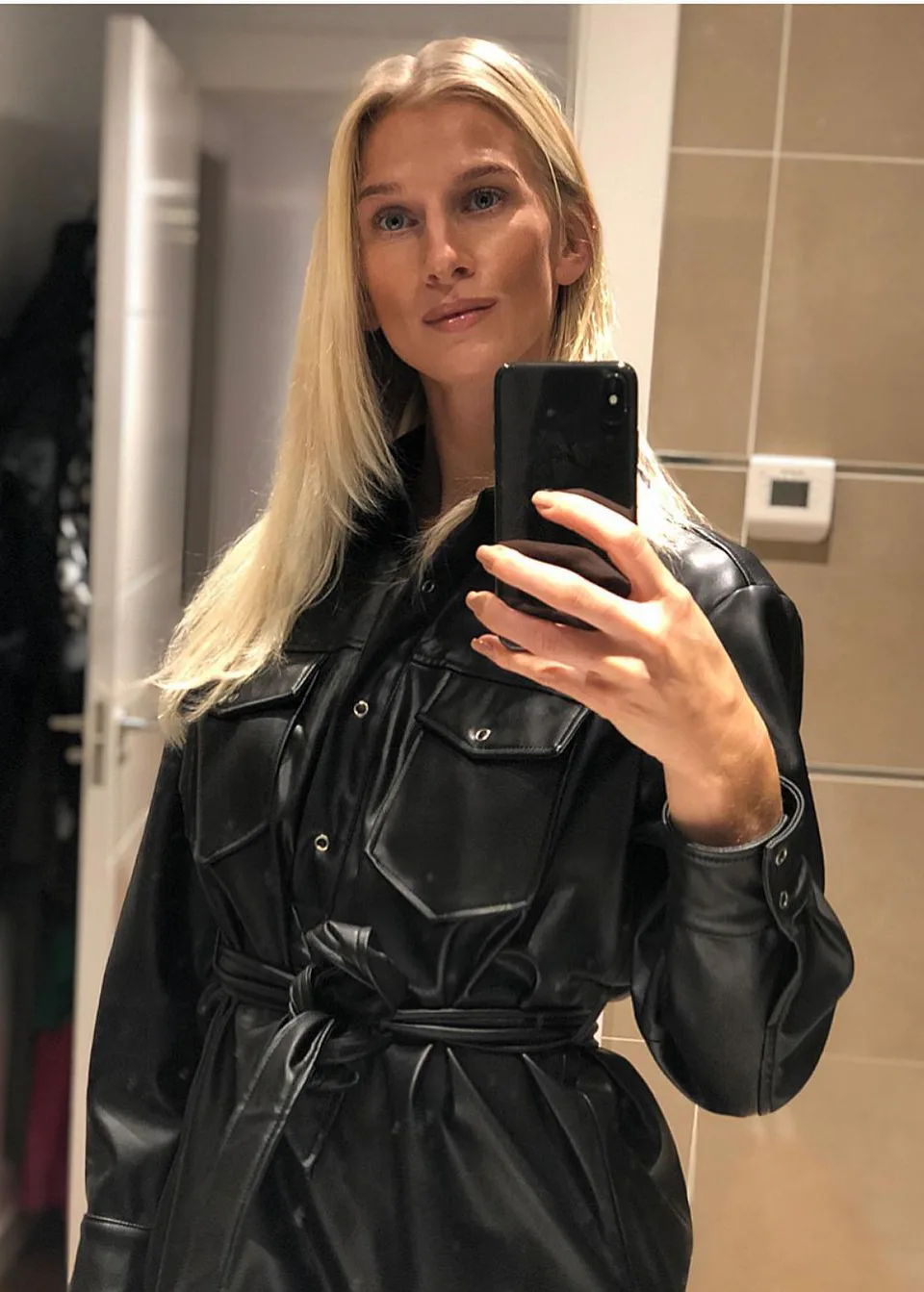 Sofia Jakobsson photo 15 — Athletic, Blue