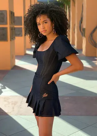 Sofia Wylie photo 2 — Black, Slim