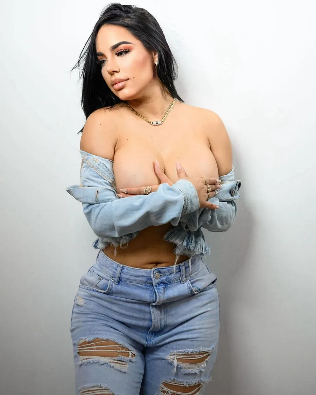 Sol Sanchez photo 7 — Venezuelan),  (Dominican, Black
