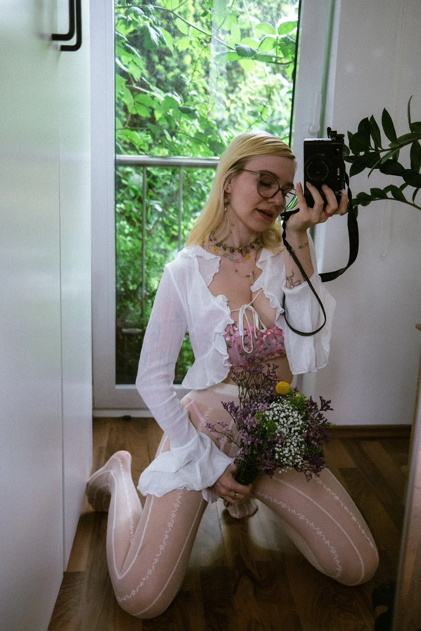 Soph Stardust photo 17 — Caucasian, ASMR Star, Cosplayer, Glamour Model, TikTok Star, YouTuber