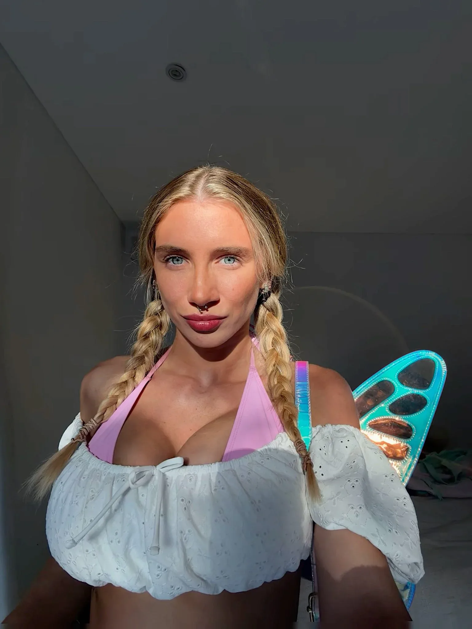 Sophie Nicole photo 10 — Blue, Caucasian