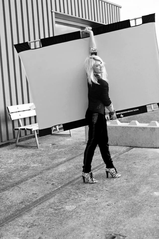 Sophie Polkamp photo 2 — Blonde, Athletic