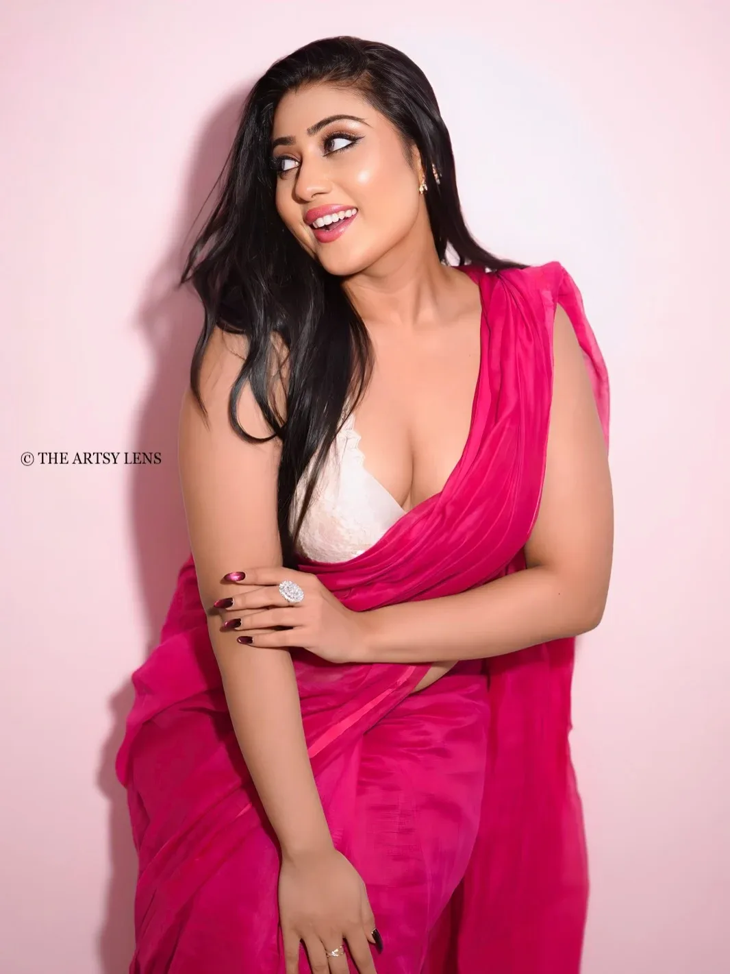 Soumi Saha photo 14 — Black, Chubby