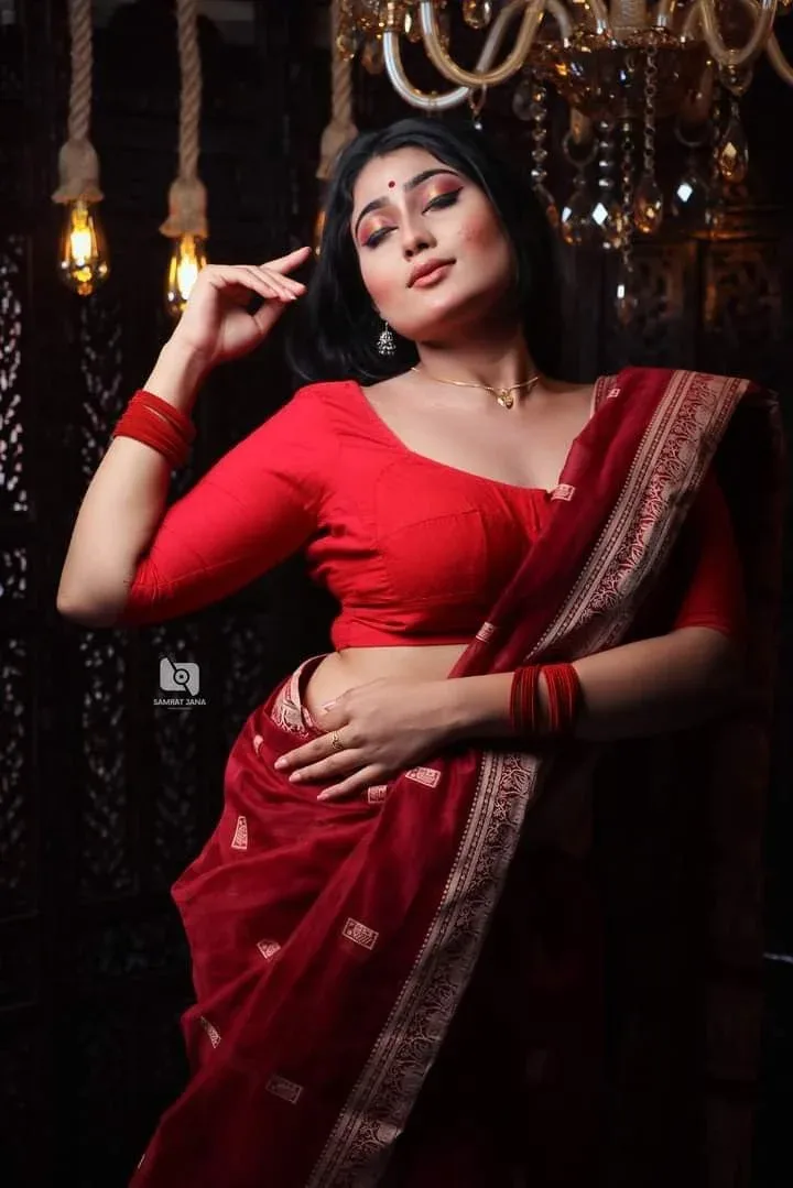 Soumi Saha photo 7 — Indian, Black