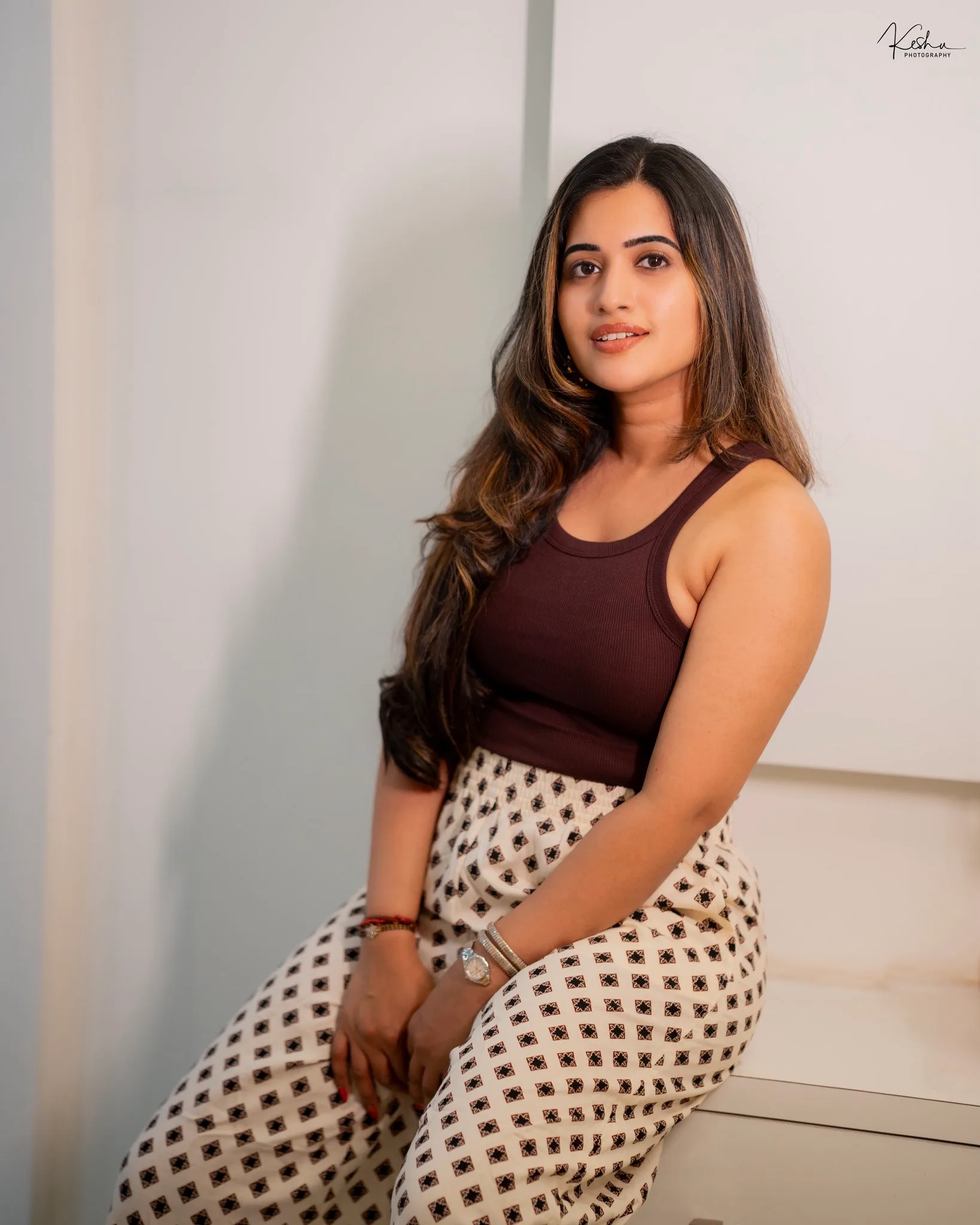 Sravanthi Chokarapu photo 2 — Black, Average