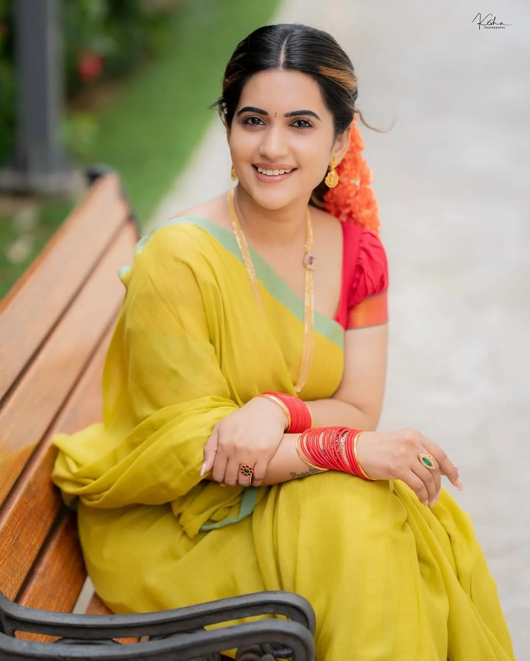 Sravanthi Chokarapu photo 8 — Black, Average