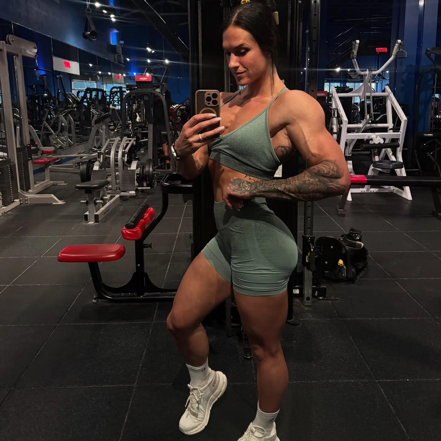 Stefanie Roth photo 3 — Brown, Bodybuilder, Fitness Model, Fitness Trainer