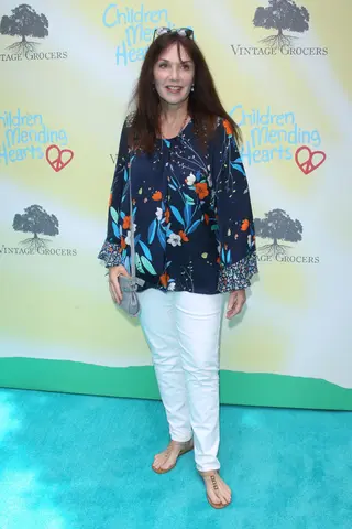 Stepfanie Kramer photo 8 — Black, Slim