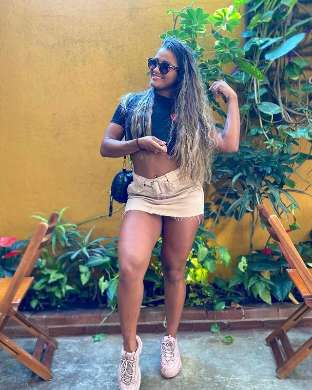 Stephanie Candido photo 12 — Brown