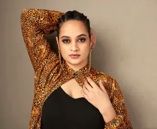 Suja Varunee photo 17 — Asian, Actress