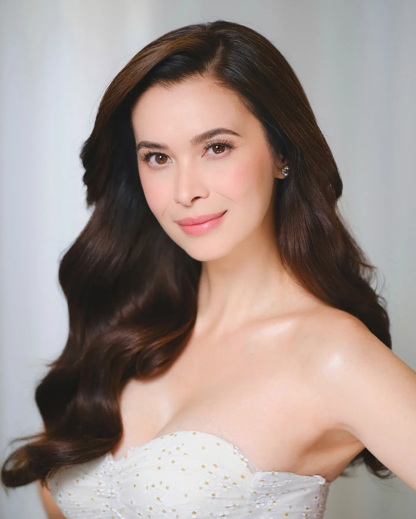 Sunshine Cruz photo 8 — Brown, Mixed-race (primarily Asian)