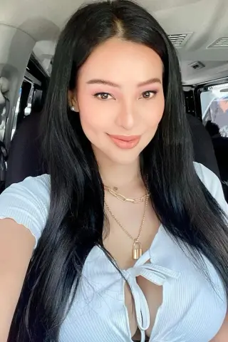 Sunshine Guimary photo 5 — Asian, Influencer, Model