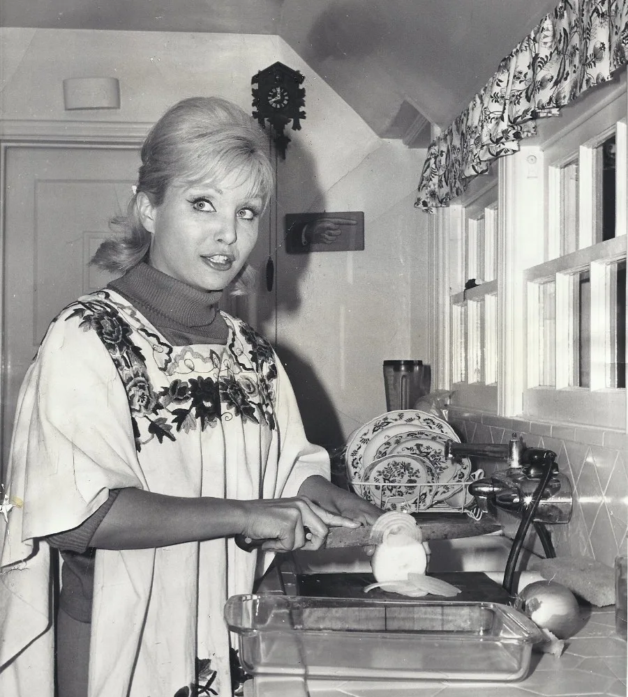 Susan Oliver photo 16 — American, Blonde