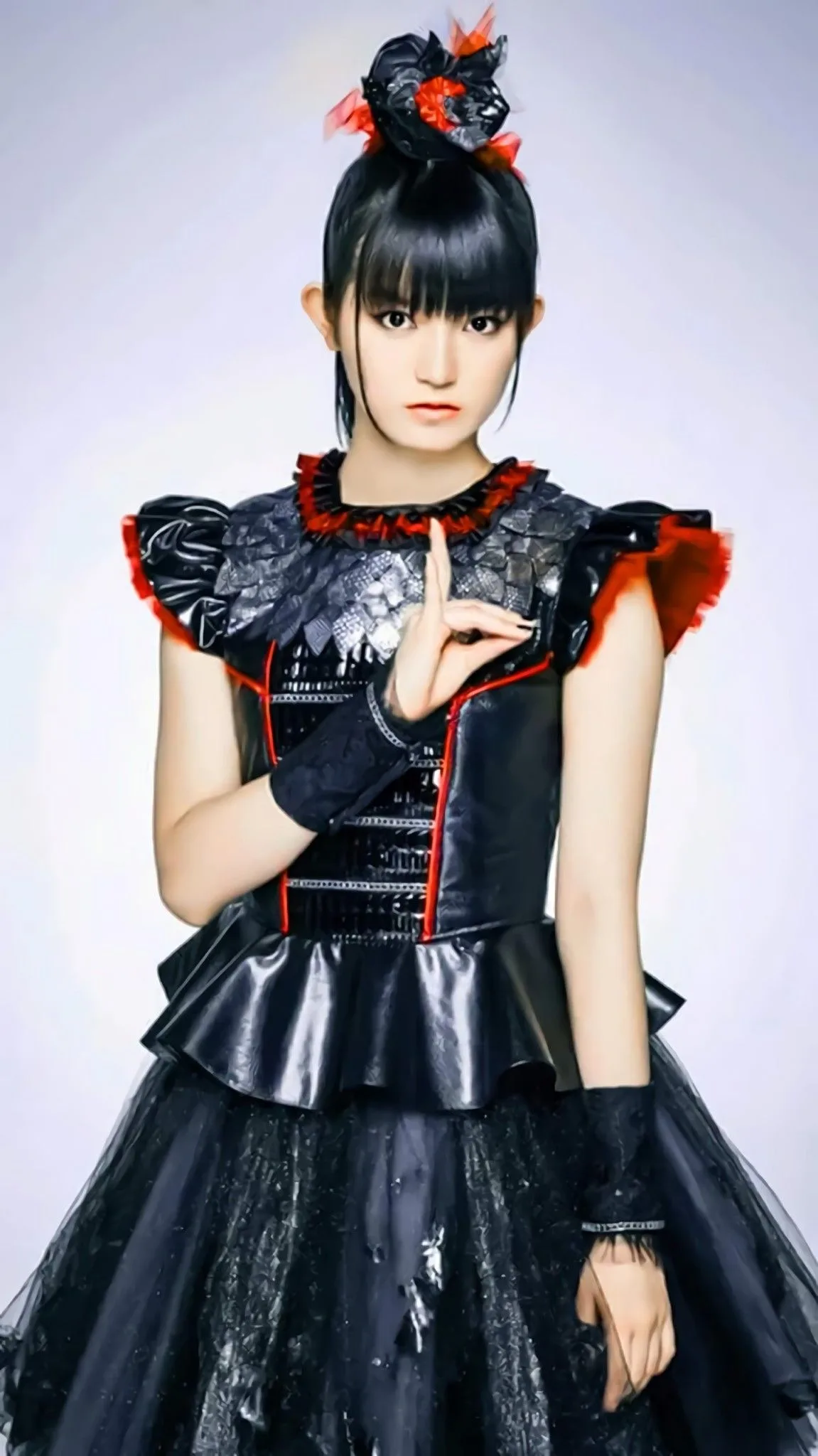 Suzuka Nakamoto photo 13 — Japanese, Black