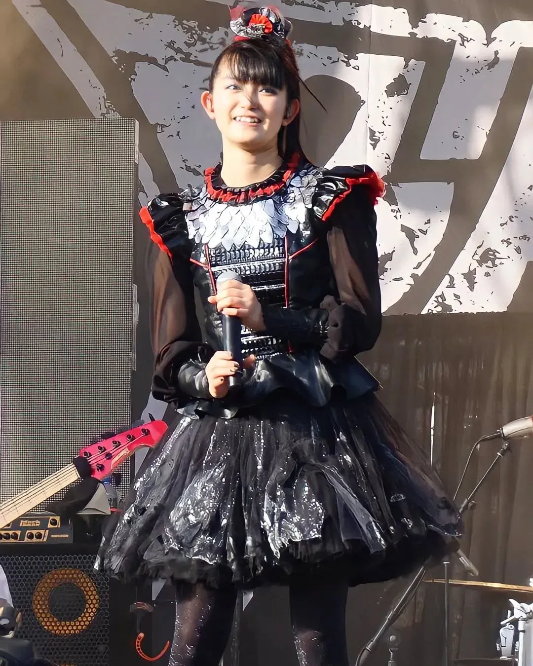 Suzuka Nakamoto photo 2 — Black, Athletic
