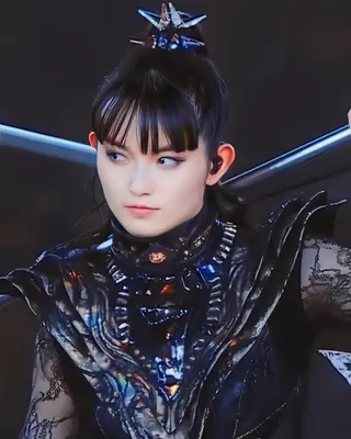 Suzuka Nakamoto photo 5 — Asian, Musician:  J-pop Idol, Musician: Singer