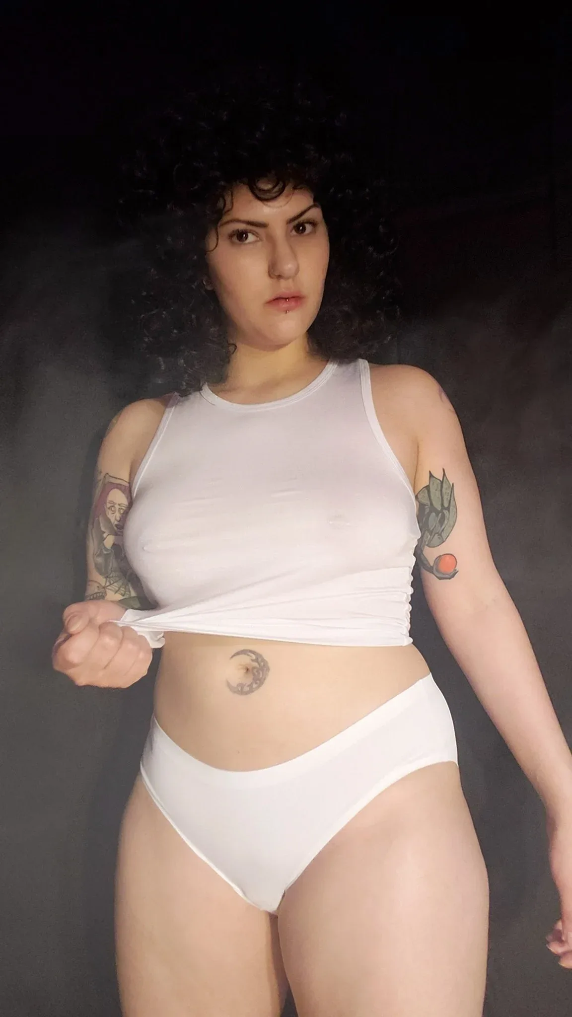 Synthetika Lynn photo 2 — Black, Muscular