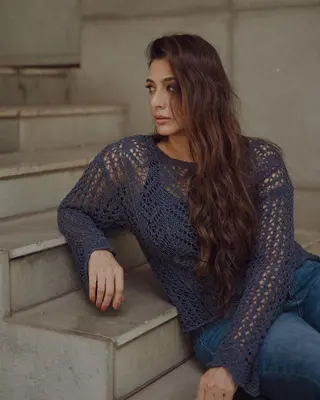 Tabu (Actress) photo 14 — Black, Average