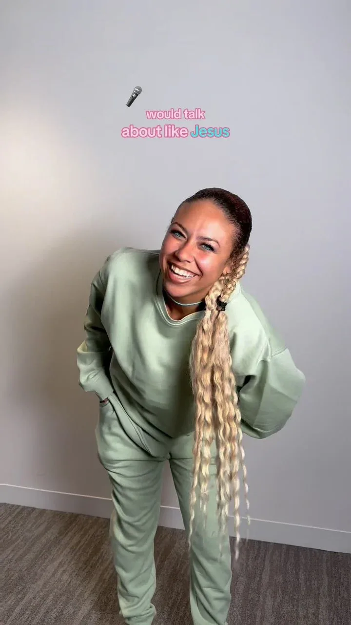 Talia Perez photo 1 — Blonde, Slim