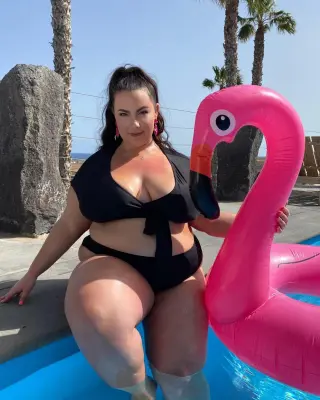 Tally Sharp photo 12 — Plus Size Model, British