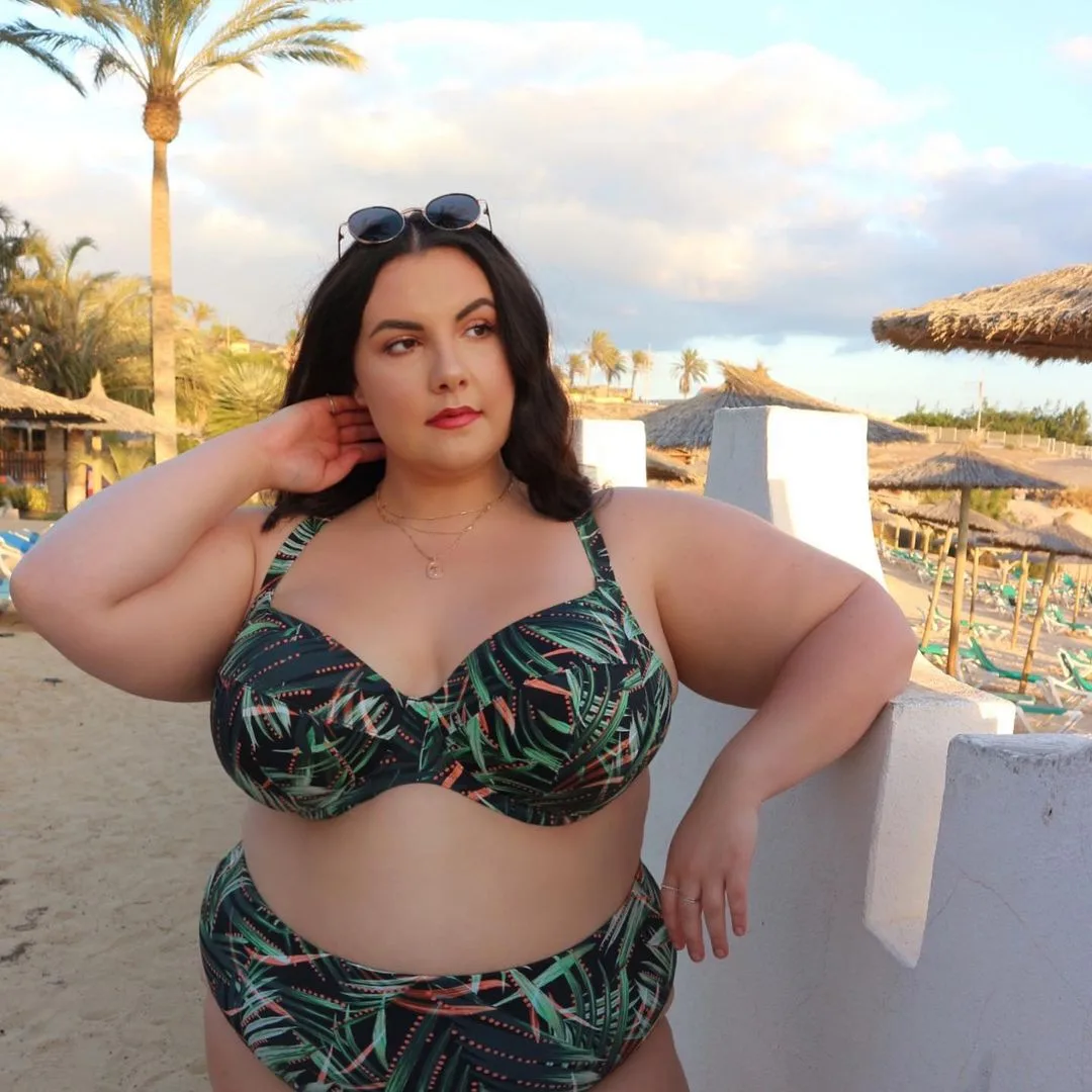 Tally Sharp photo 15 — BBW, Brown