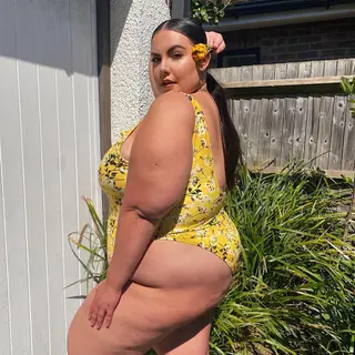 Tally Sharp photo 3 — BBW, Brown