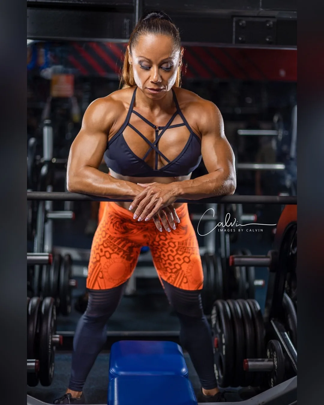 Tamara Vahn photo 15 — Muscular, Brown