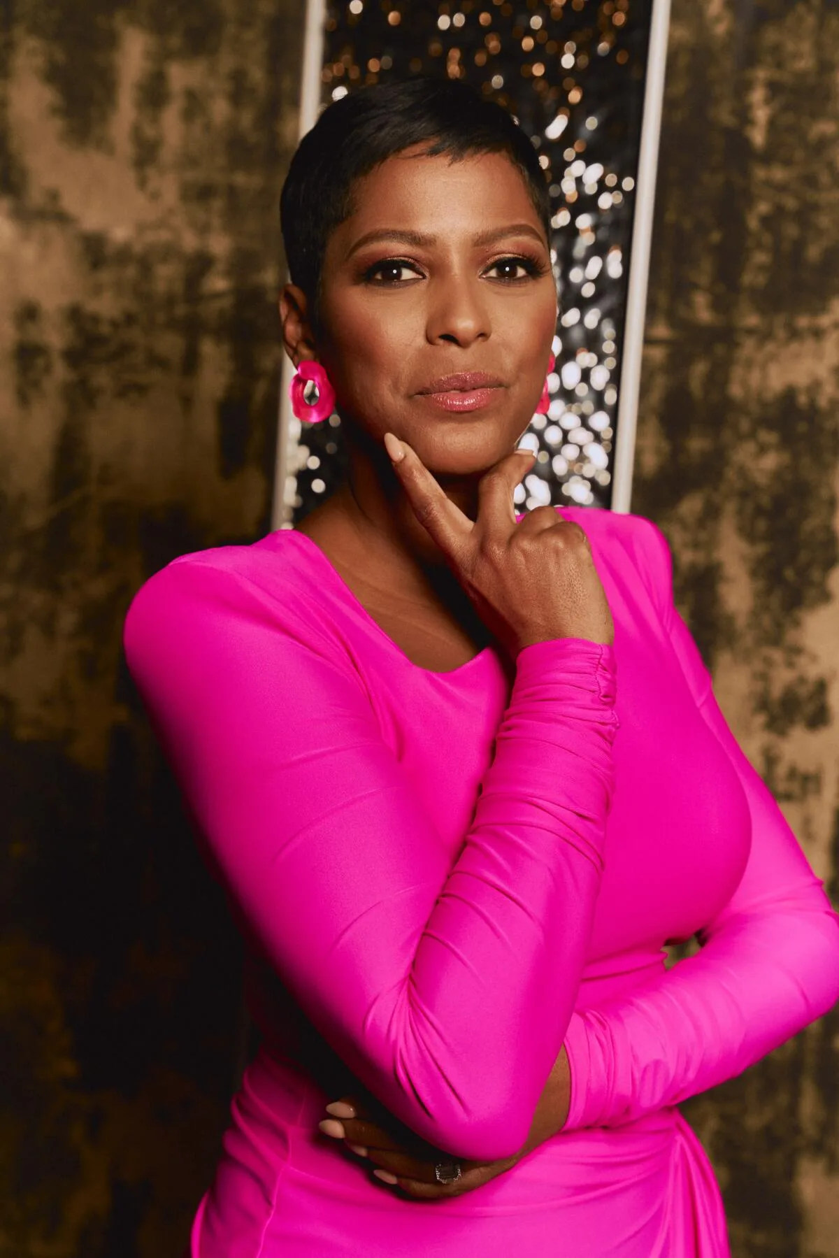 Tamron Hall photo 9 — Slim, Brown