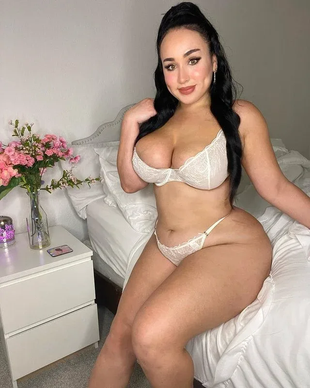 Tana Habibi photo 2 — Black, Chubby