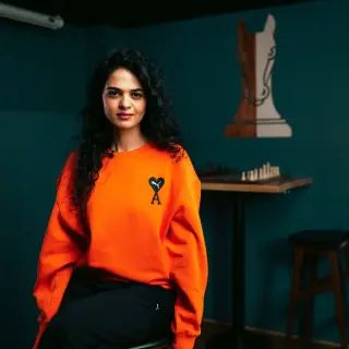 Tania Sachdev photo 15 — Slim, Brown