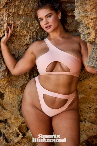 Tara Lynn (Model) photo 2 — Brown, BBW