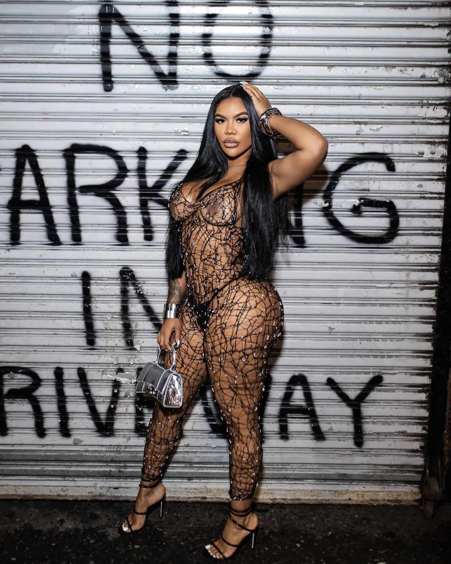 Taylor Hing photo 3 — BBW, Brown