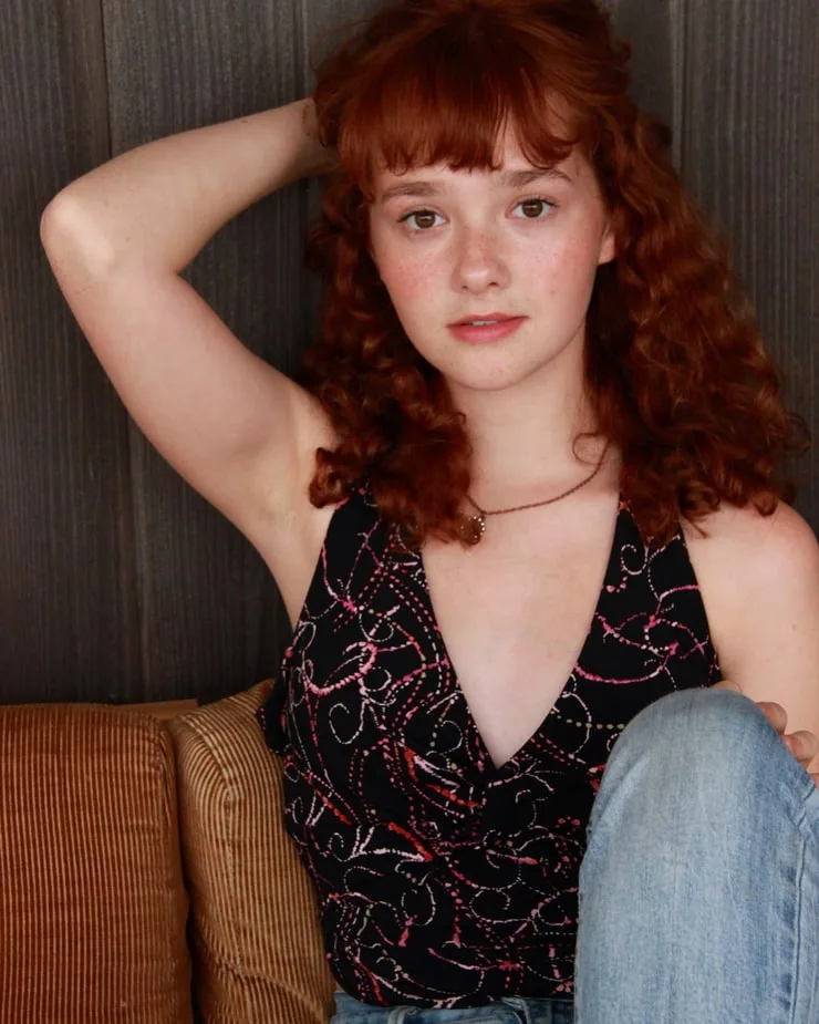 Taylor Richardson photo 10 — Brown, Caucasian