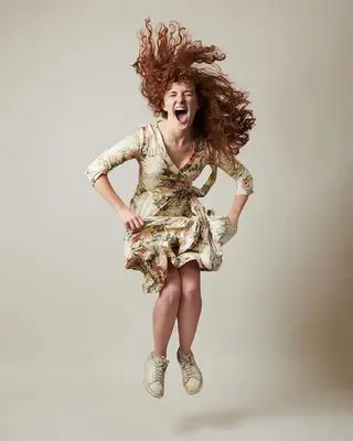 Taylor Richardson photo 7 — American, Brown