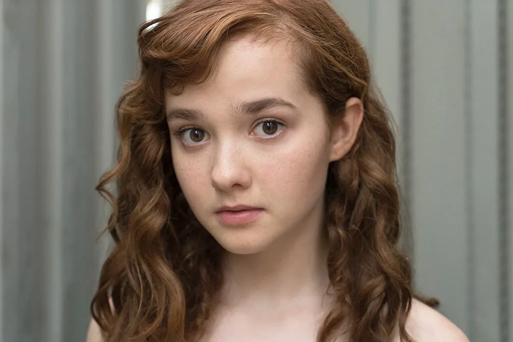 Taylor Richardson photo 9 — Average, Brown