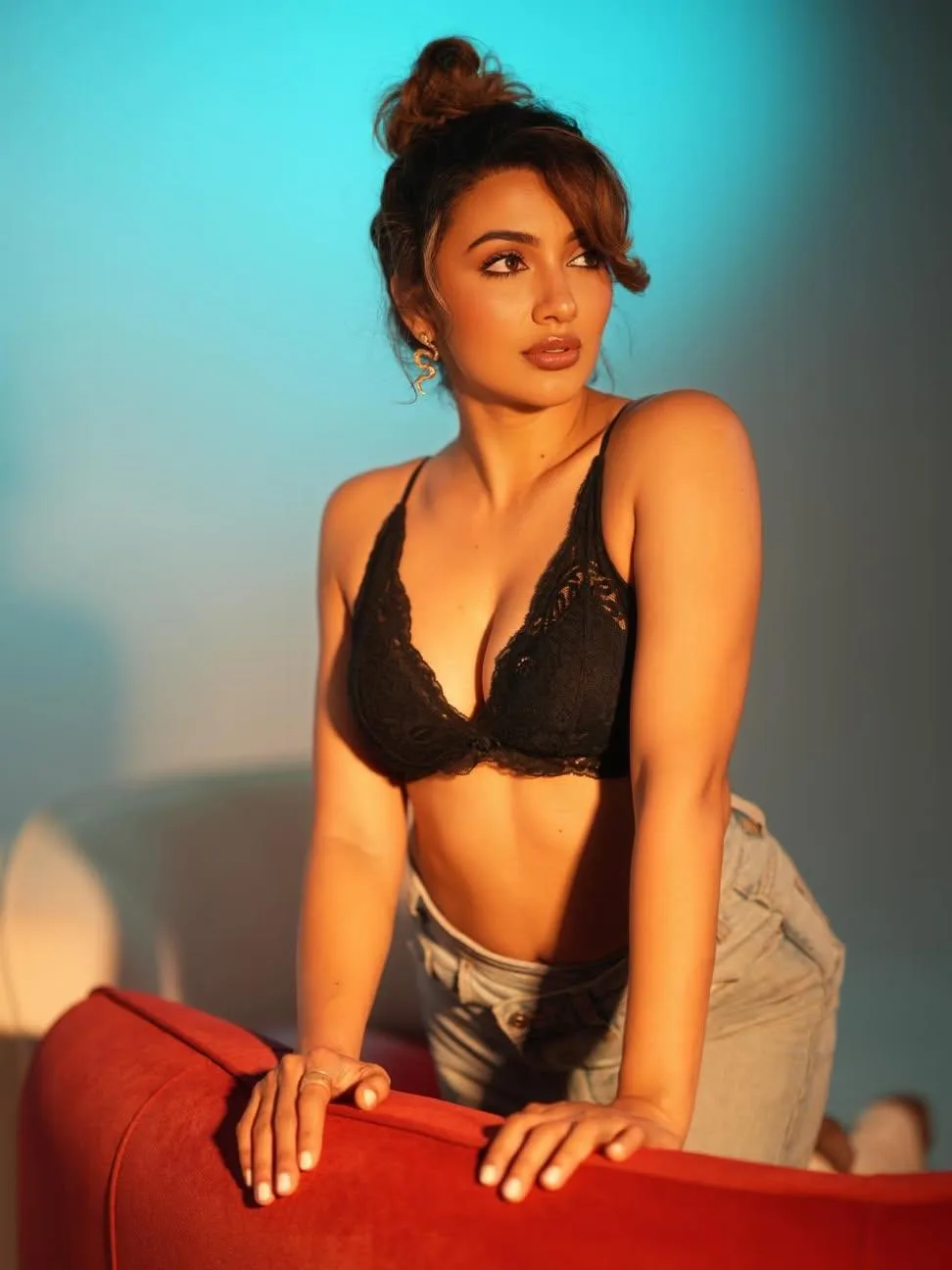 Tejaswi Madivada photo 20 — Black, Slim