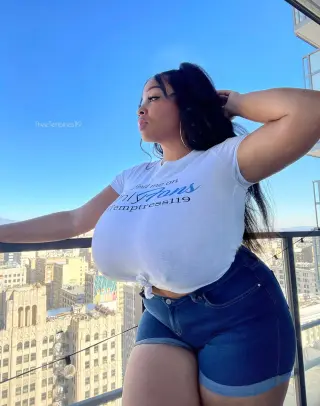 Temptress119 photo 11 — Black, Camgirl, Influencer, Model