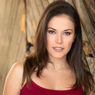 Thais Maya photo 17 — Brown, Athletic