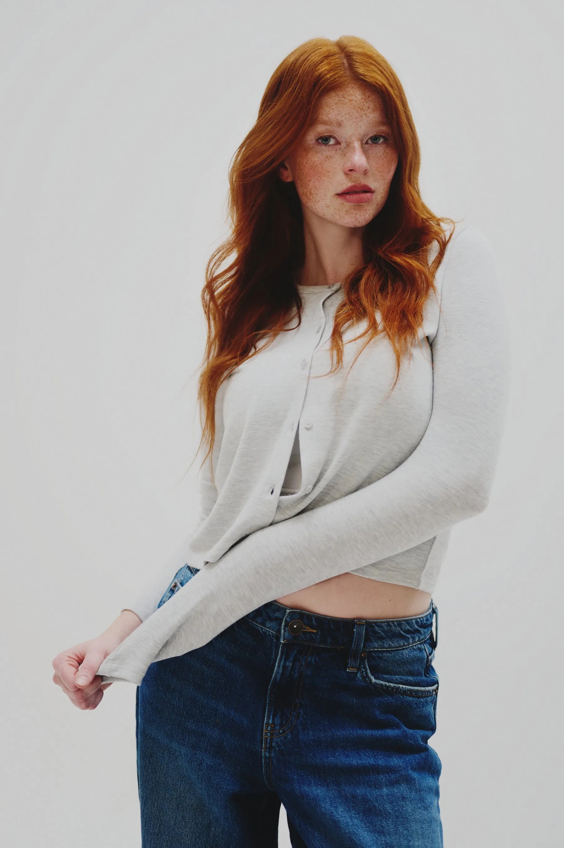 Thali Bouchard photo 1 — Canadian, Red