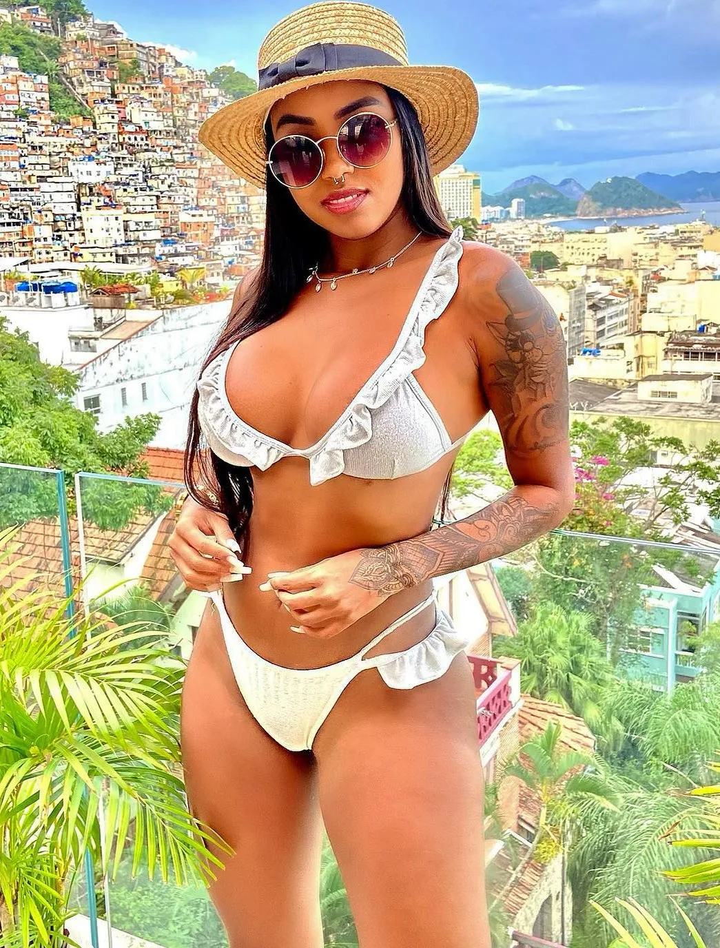 Thayane Silva photo 16 — Brown, Mixed-race (primarily Latin)