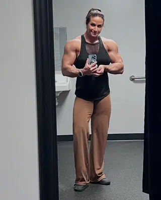 Theresa Ivancik photo 15 — Muscular, Blue