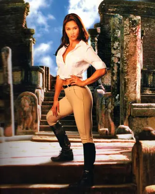 Tia Carrere photo 19 — American, Brown