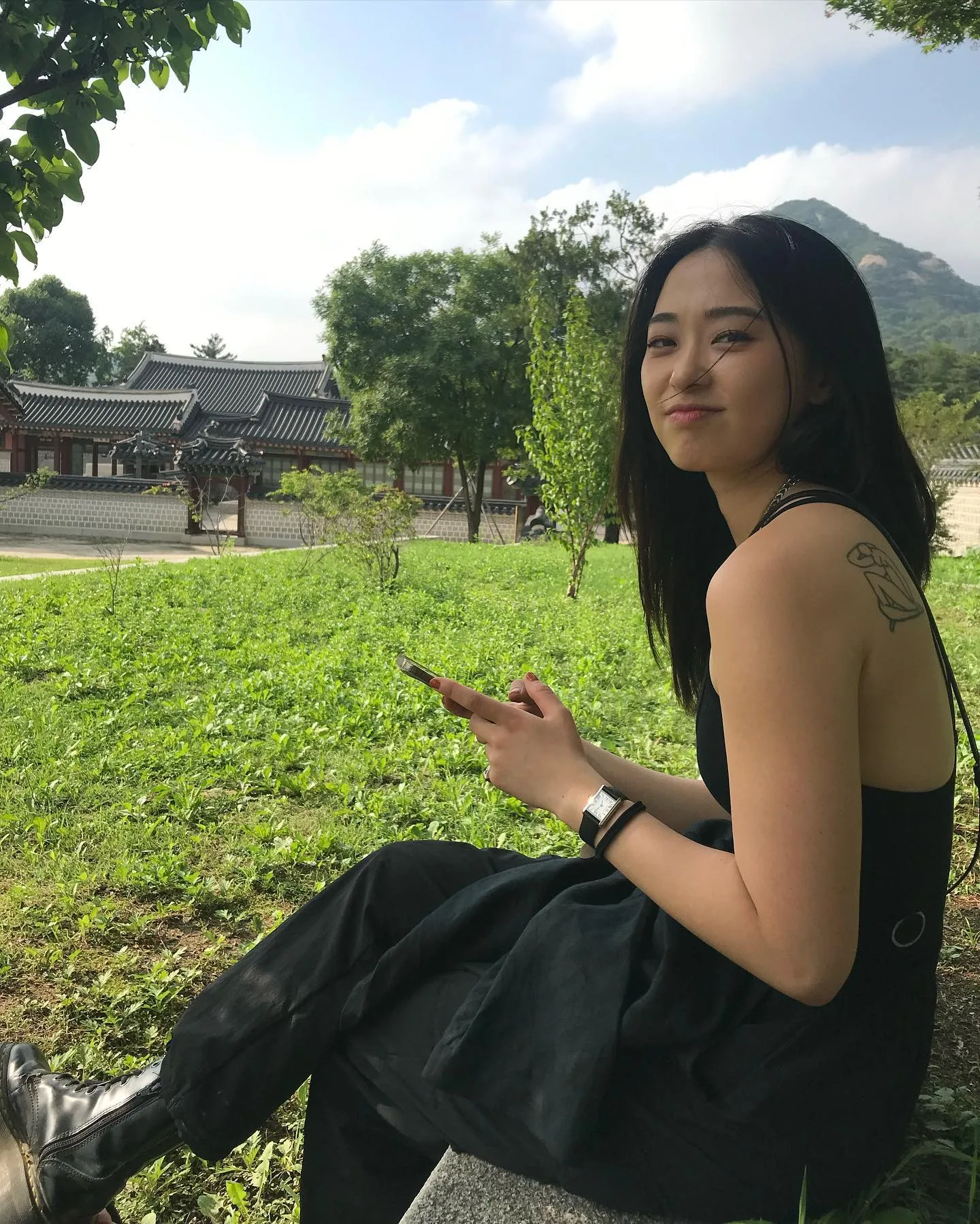 Tina Choi photo 9 — Slim, Brown