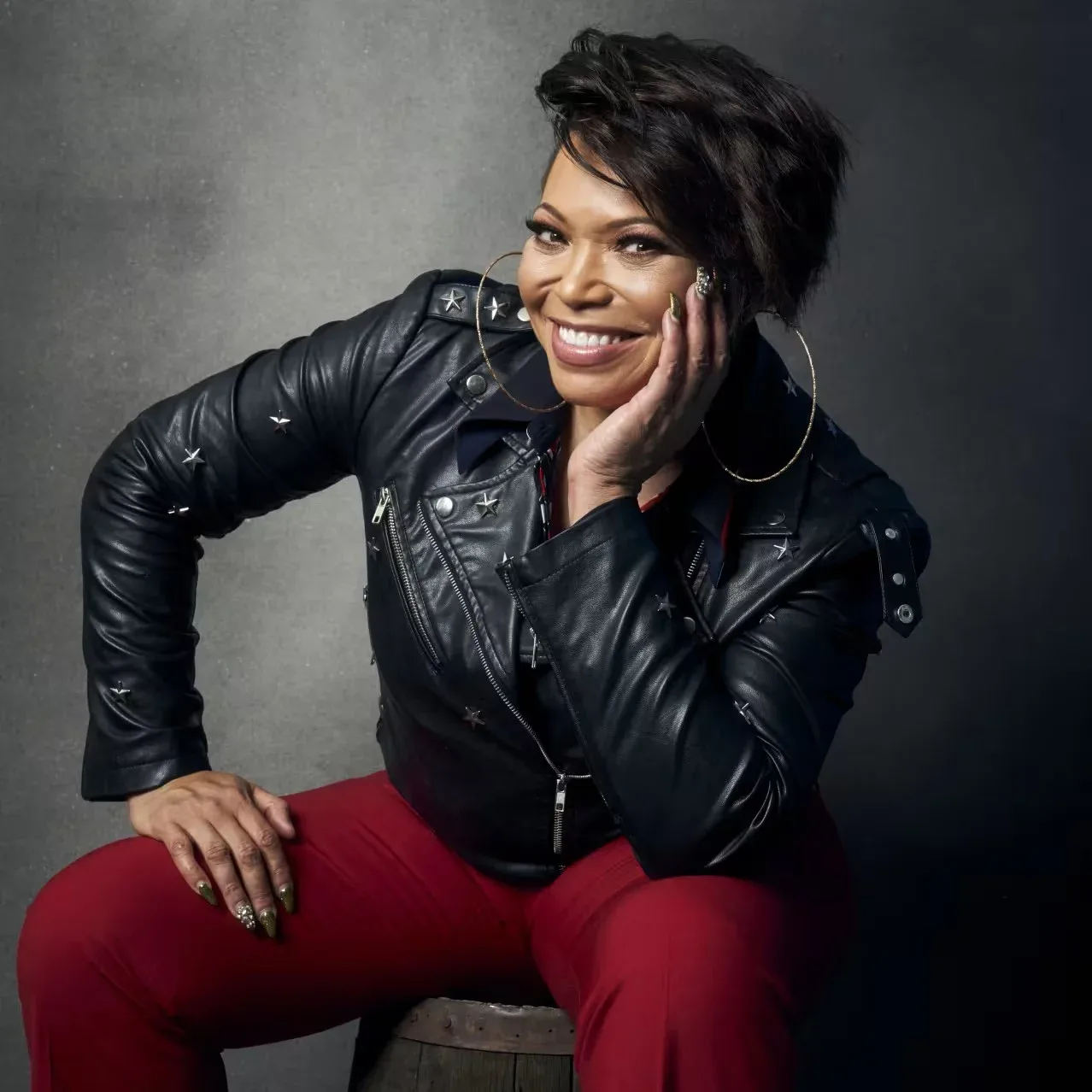 Tisha Campbell photo 17 — Brown